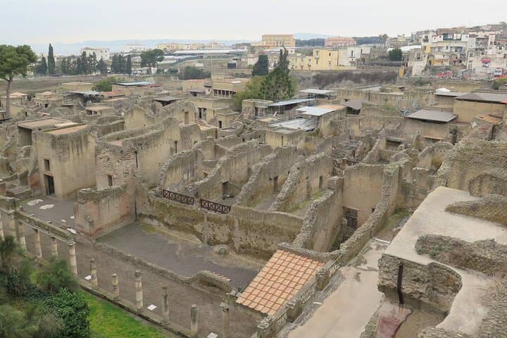 Pompeii, Herculaneum & Vesuvius Day Trip from Naples — Hike, Ruins & Practical Tips photo 3