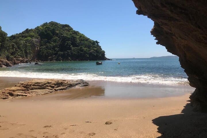 Mangue de Pedras and Ponta do Pai Vitório Private Coastal Walk — Búzios Hike photo 5