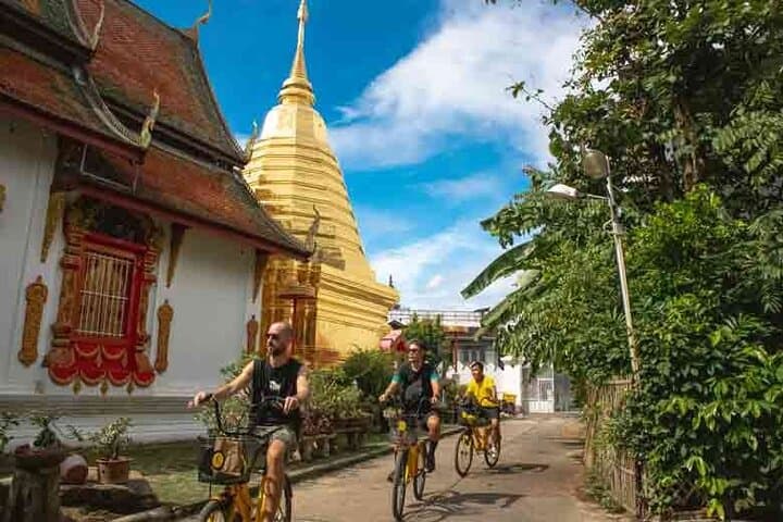 Explore Chiang Mai Back Alleys by Bike