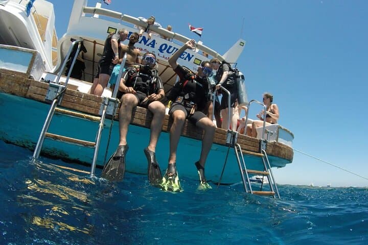 Full-Day Scuba Diving in Hurghada: Boat Trips, Reefs & Lunch Included