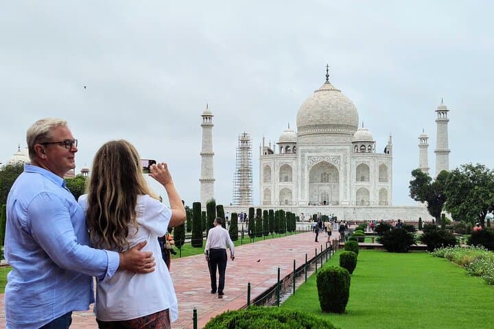 Sunrise at the Taj Mahal: Dawn Tour from Delhi with Breakfast and Agra Fort photo 4