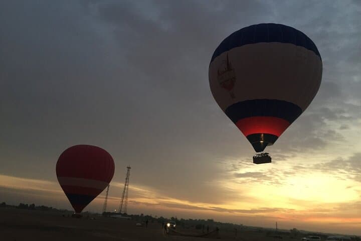 Dawn Over the Dunes: Dubai Hot Air Balloon Sunrise Flight photo 6