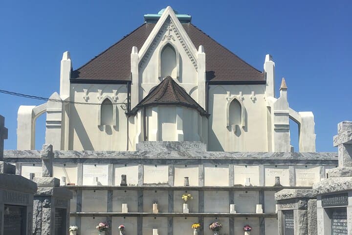 St. Roch Cemetery Tour: Historic New Orleans Graveyard Walking Experience photo 4