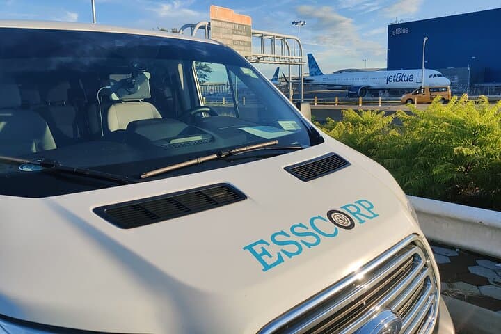 Private Queens Airport Shuttle — Door-to-Door NYC Transfer