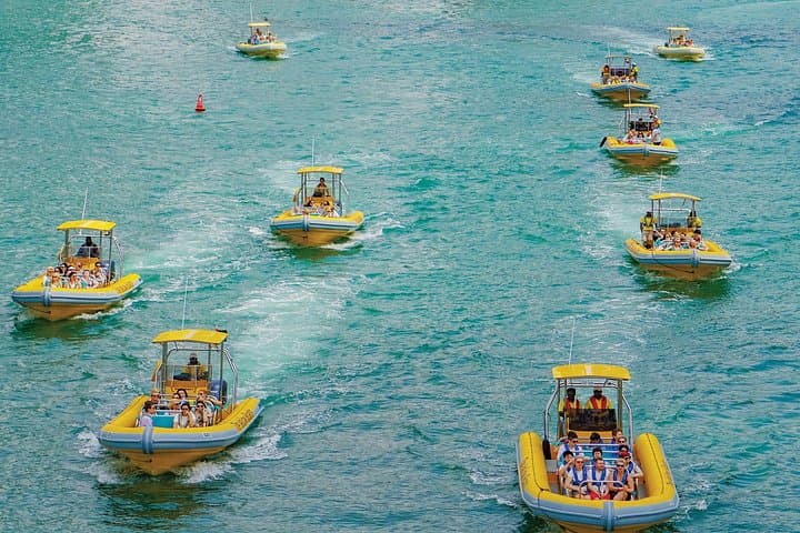 Dubai New Year's Eve High-Speed Boat Tour: Marina & Fireworks Cruise photo 3