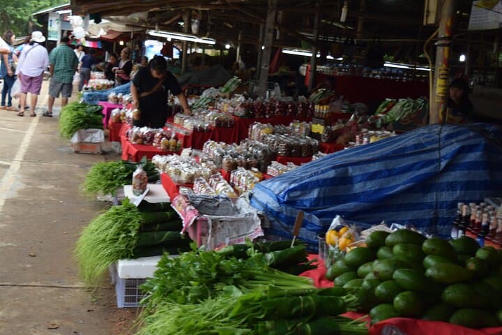 Doi Inthanon Day Tour — Peak Views, Twin Pagodas & Waterfall Walks photo 4