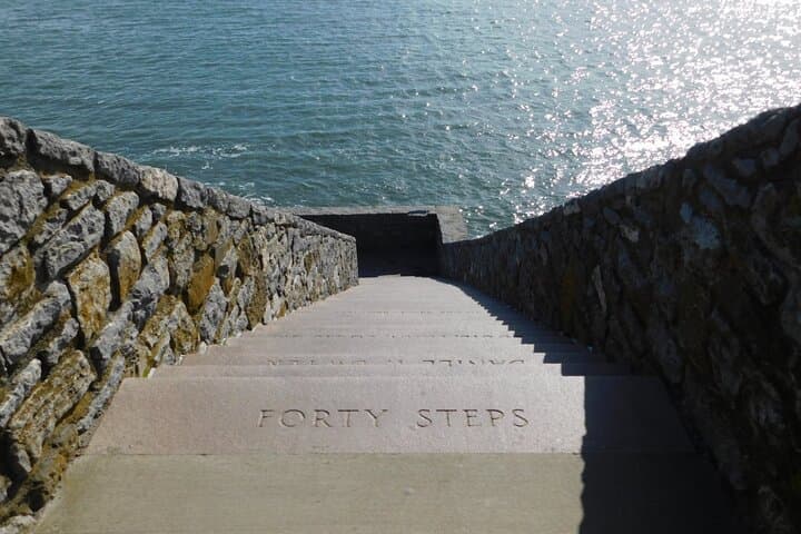 Newport Cliff Walk Self-Guided Audio Tour — Explore Gilded Age Mansions & Coastal Views photo 3