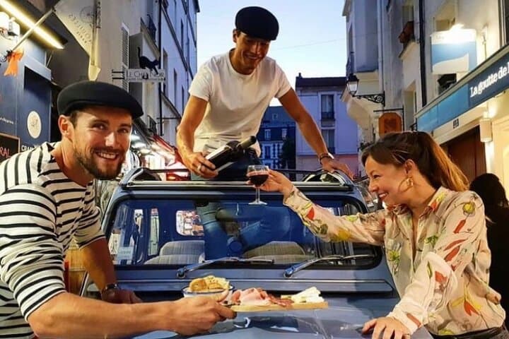 Montmartre La Bohème: 2CV Ride, Walking Tour & Wine Tasting in Paris