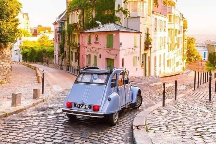 Paris in a Citroën 2CV: A 3-Hour Vintage City Cruise photo 3