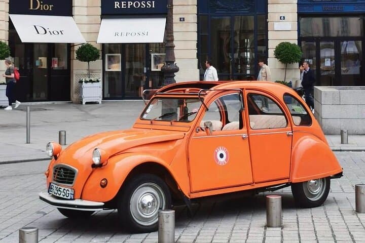 Paris in a Citroën 2CV: A 3-Hour Vintage City Cruise photo 2