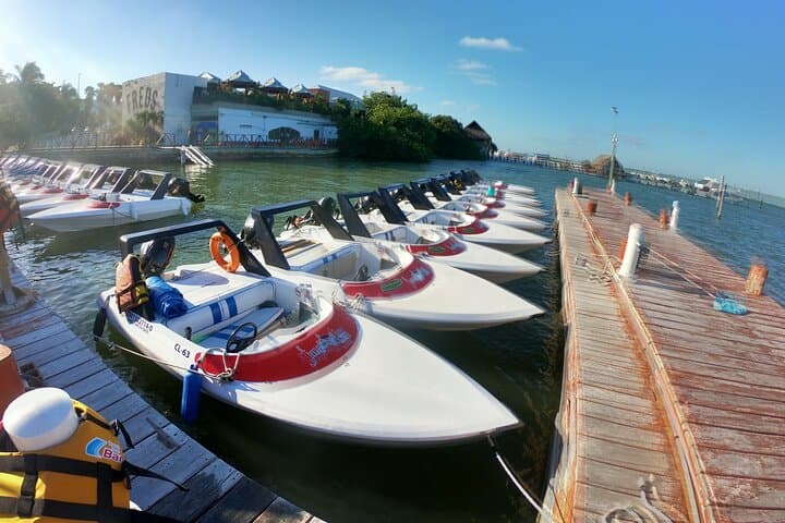 Cancun Speedboat & Magic Night Dinner: Snorkel Punta Nizuc and Party Cruise photo 2