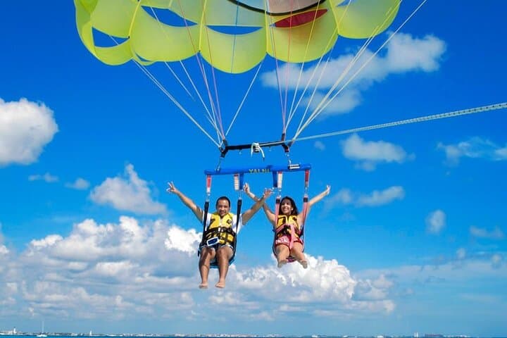 Parasailing Over the Caribbean Sea in Cancún: 10-Minute Flight & Wave Runner Combo photo 2