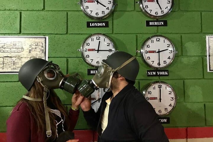 Escape Room Guadalajara: Save the World in a Bunker — Live Puzzle Game in Centro