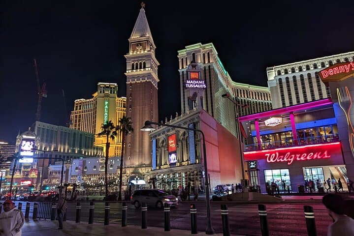 Sip, See, and Spectacle: Night Walking Tour of the Las Vegas Strip photo 2