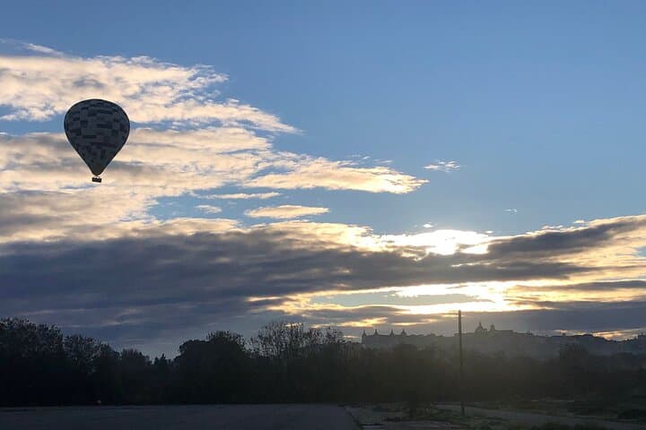Sunrise Hot Air Balloon Flight Over Toledo — 1-Hour Balloon Ride with Brunch