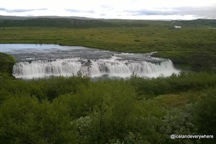 Explore Iceland’s Golden Circle and Kerið Crater: A Minibus Adventure from Reykjavík photo 4