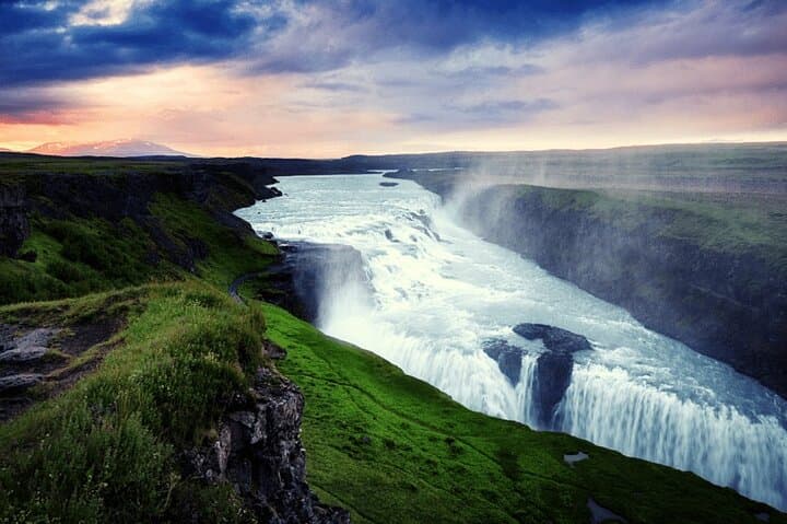 Golden Circle Private Tour: Þingvellir, Geysir & Gullfoss Day Trip from Reykjavík