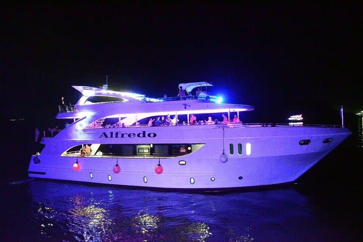Sharm El Sheikh Evening Boat Party with Seafood Dinner & Oriental Show photo 3