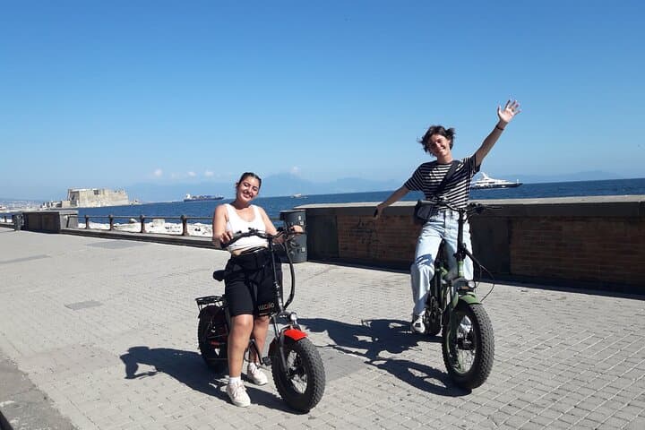 Explore Naples by Electric Bike: 8-Hour City Rental & Coastal Ride photo 3