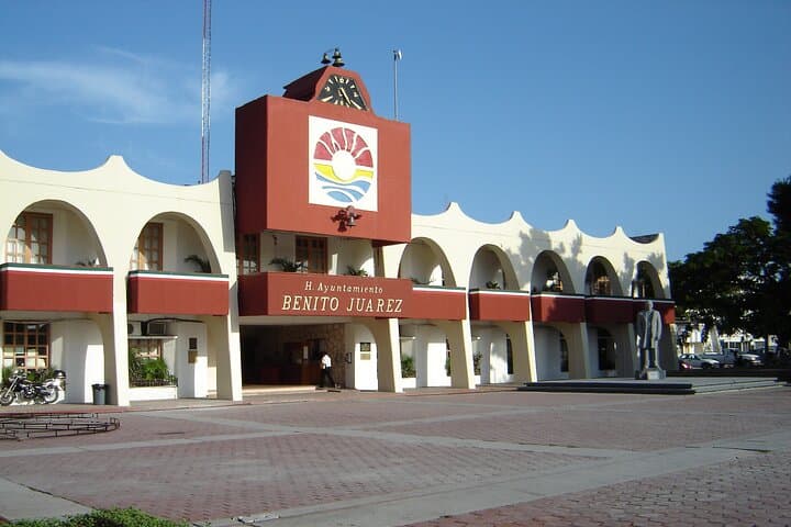 Accessible Private Cancun City Tour with Wheelchair-Friendly Van photo 4