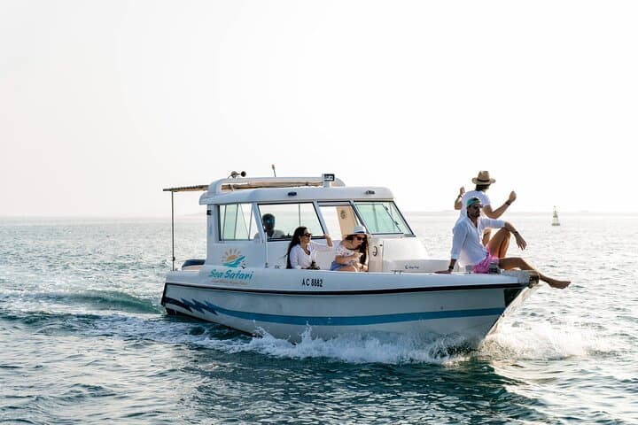 Abu Dhabi Sunset Corniche Cruise: 2-Hour Evening Boat Tour photo 4