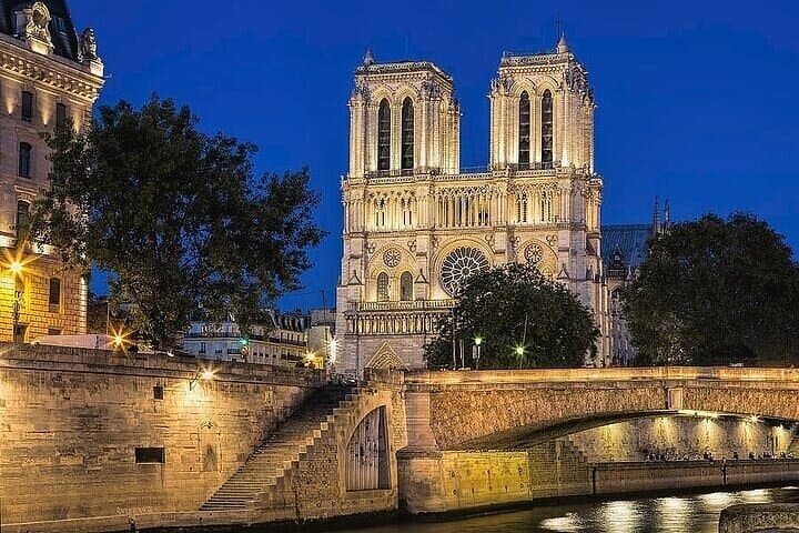 Paris Night Private Tour — 4-Hour Chauffeured Illumination Drive photo 4