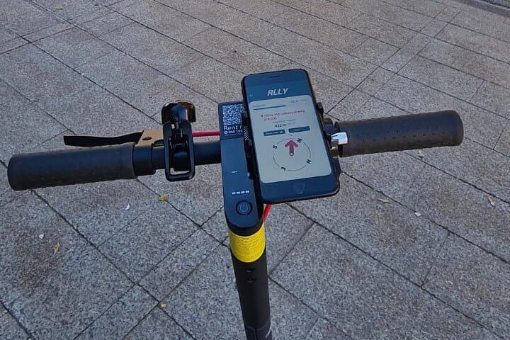 Compass-Guided 2-Wheel Adventure Through Valencia: Bike & E‑Scooter City Route photo 5
