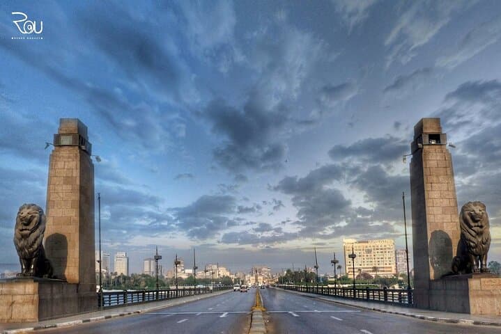Cairo By Night: Private Walking Tour and Transfer for Evening City Highlights