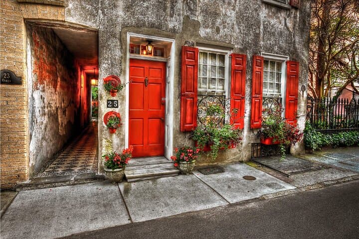 Historic Charleston Walking Tour — Battery, Rainbow Row & Civil War Sites photo 2