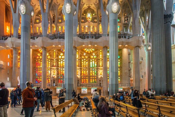 Skip-the-Line Sagrada Familia Small-Group Guided Tour — Barcelona's Gaudí Masterpiece photo 2