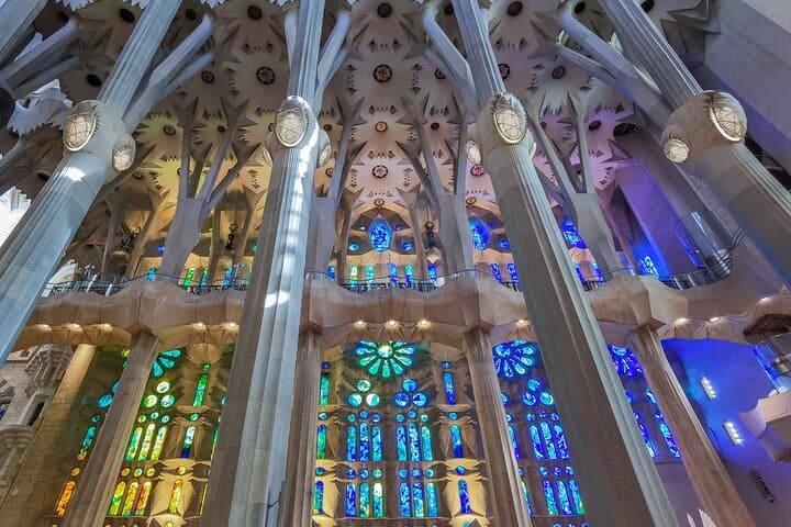 Skip-the-Line Sagrada Familia Small-Group Guided Tour — Barcelona's Gaudí Masterpiece photo 4