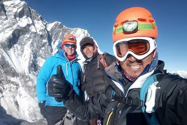 Island Peak Climb and Everest Base Camp Trek — 20-Day Expedition from Kathmandu photo 1