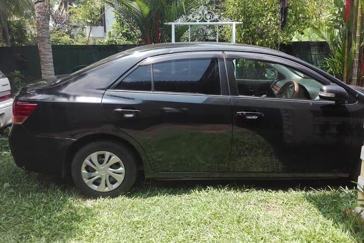 Explore Sri Lanka by Private Car: Colombo Pickups, 100–500 km Day Packages