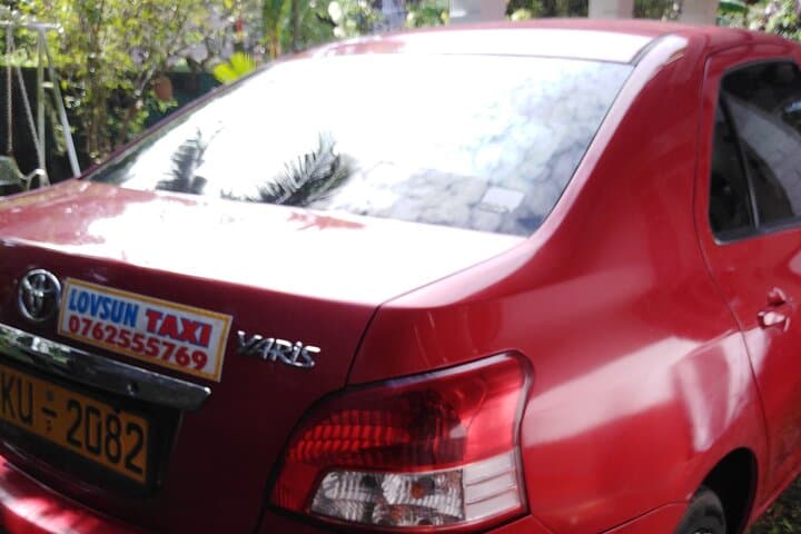 Explore Sri Lanka by Private Car: Colombo Pickups, 100–500 km Day Packages photo 2