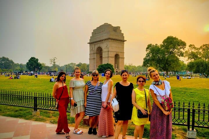 Full-Day Delhi Discovery: Rickshaws, Spices & Iconic Temples photo 3