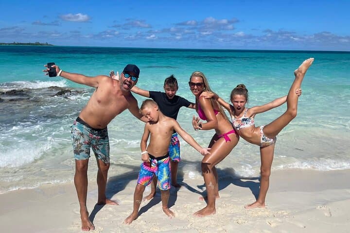 Private Rose Island Snorkel Charter — Turtles, Reefs & Sandy Beaches photo 5