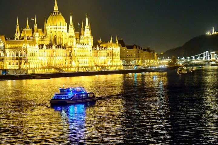 Budapest Danube Dinner Cruise: 4-Course Meal & Live Piano Show photo 2