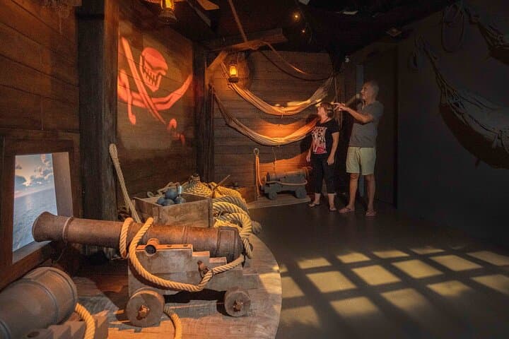 Sint Maarten Pirate Experience at the Rusty Parrot — Family-Friendly Caribbean Pirate Museum