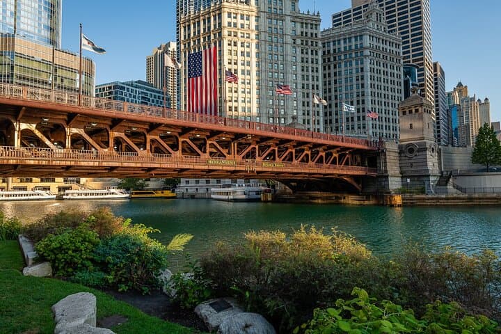Chicago Riverwalk Self-Guided Audio Walking Tour: Bridges, Architecture & River Views photo 5