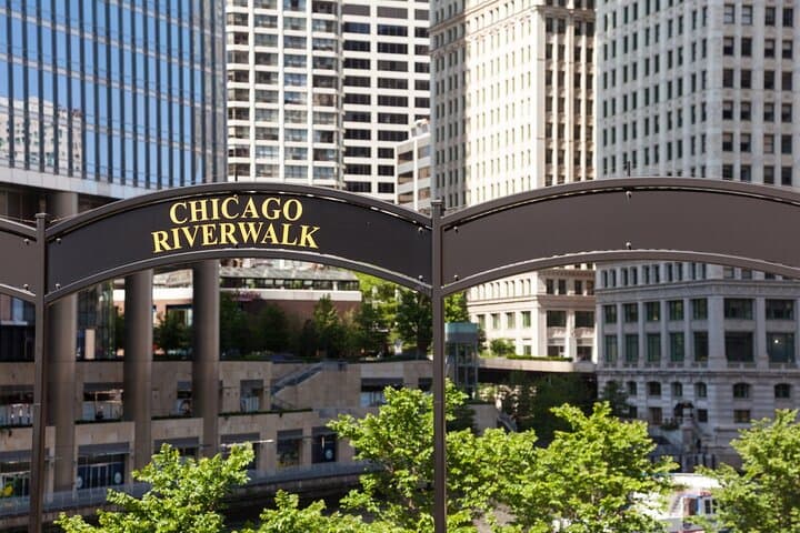 Chicago Riverwalk Self-Guided Audio Walking Tour: Bridges, Architecture & River Views photo 3