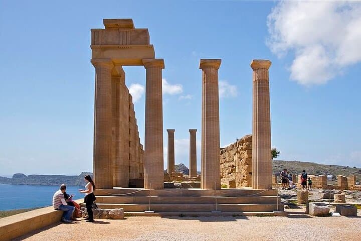 Rhodes Medieval Town to Lindos Acropolis: Half-Day Guided Minibus Tour