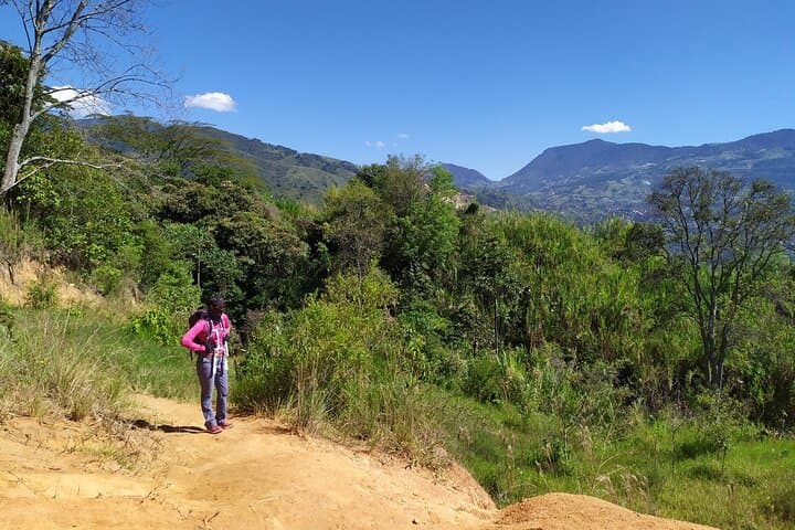 Medellín Viewpoints Hike: El Moral Reserve to Piedra Galana photo 4