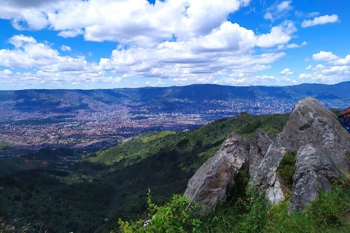 Medellín Viewpoints Hike: El Moral Reserve to Piedra Galana