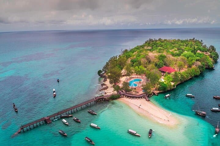 Zanzibar Full-Day: Prison Island, Stone Town & The Rock Restaurant photo 3