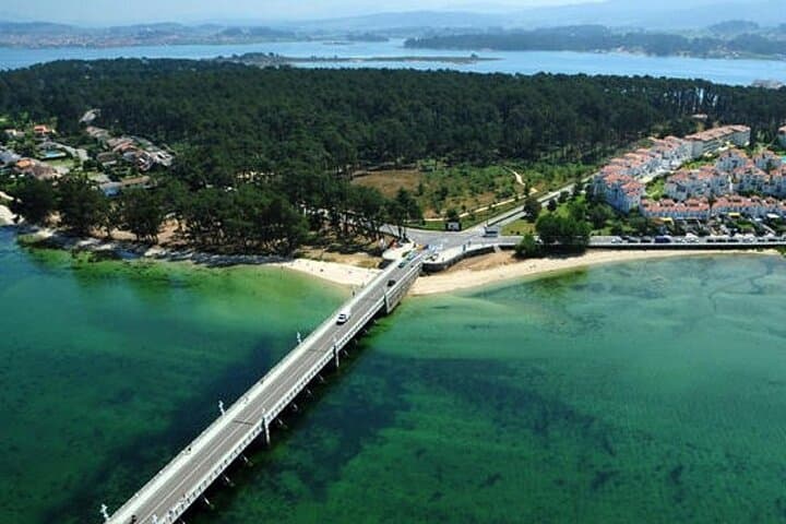 Full-Day Rías Baixas Tour: Albariño, Mussel Boat & Combarro photo 2