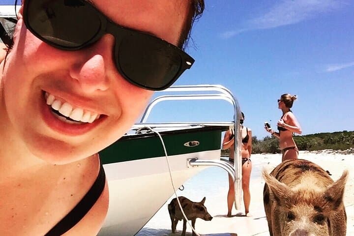 Private Exuma Boat Tour: Swim with Pigs, Snorkel Crystal Bay & Fish Staniel Cay