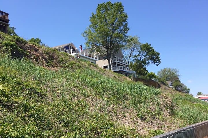 Chesapeake Beach Cliffs Guided Walk: Boardwalk Views & Railway Museum photo 3