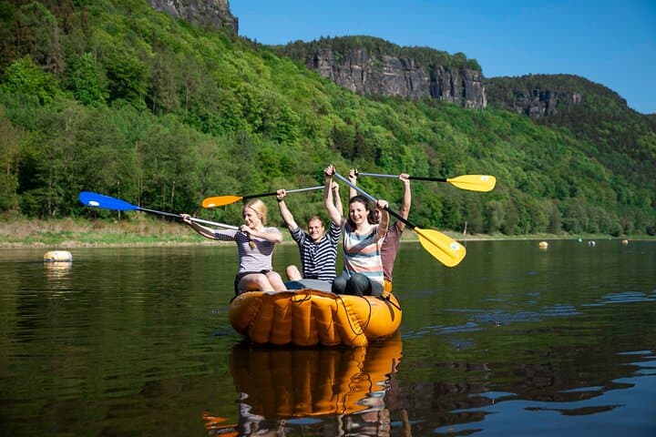 Elbe River Rafting from Děčín to Bad Schandau: 22 km Through Bohemian-Saxon Switzerland