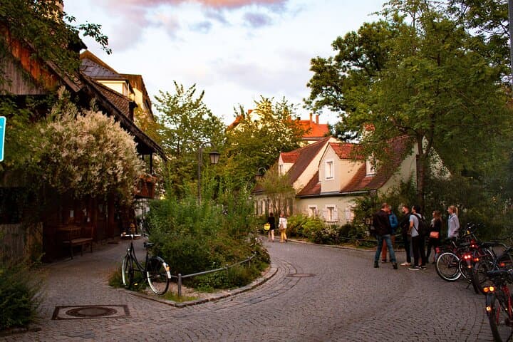 Private Munich Bike Tour: City Highlights with Beer Garden Stop photo 4