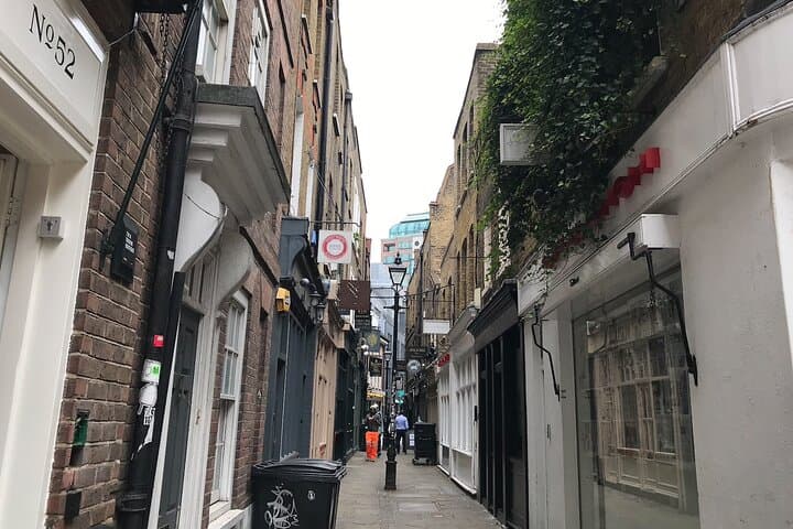 Jack the Ripper Walking Tour: Whitechapel Crime Scenes & Victorian East End photo 3
